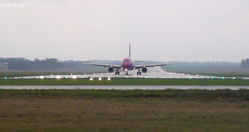 Lotnisko Łódź-Airport. by Bogdan O.357