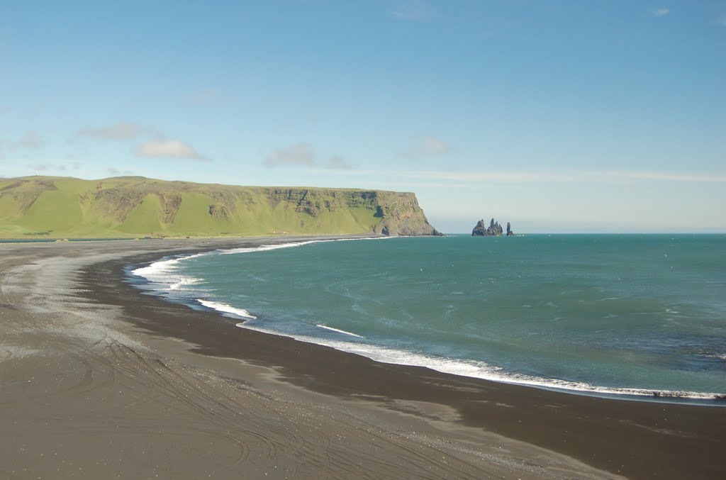 Reynisdrangar by Christophe Calmon