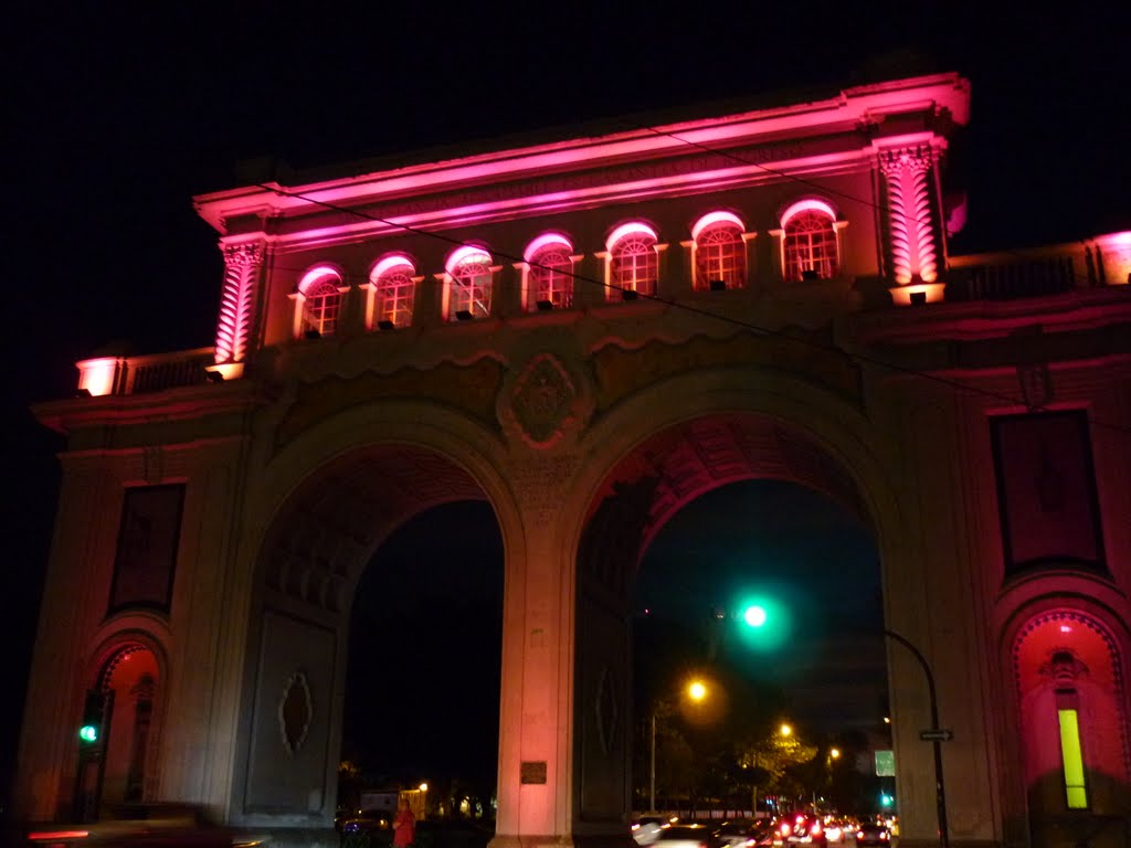 Los Arcos en Rosa II by Luis Carlos Flores-Q…