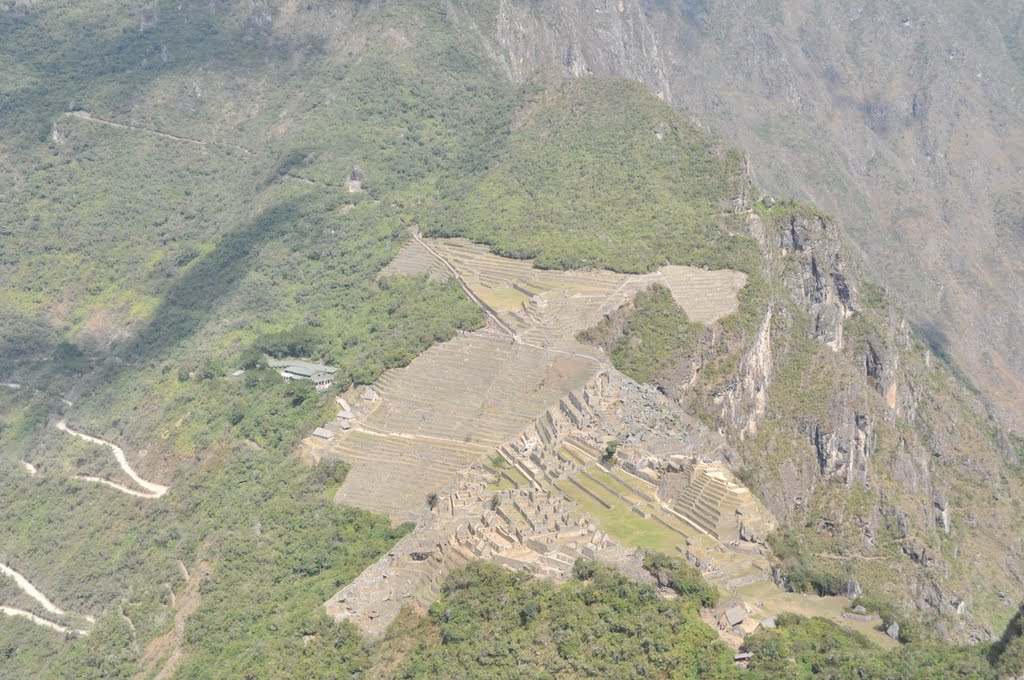 Machu Picchu, from Huaina Picchu マチュピチュ（ワイナピチュより） (2010.08.01) by k.takita