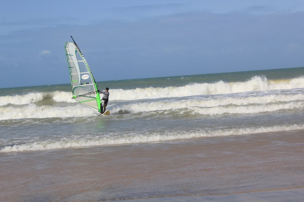 Wind surf na Praia de ponta Negra by Wilson Alcaras