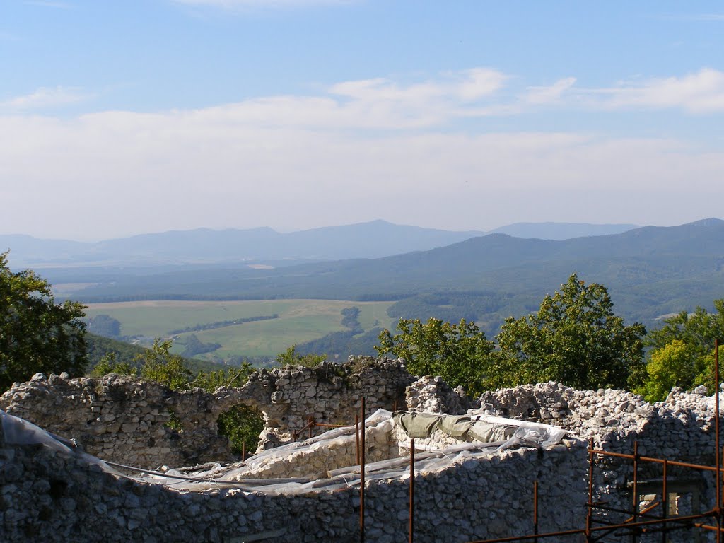 Pohlad z hradu ponad Zitnu by Milacik