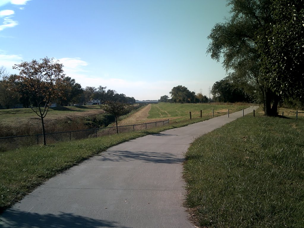 End of the bike path, looking back south by carterlake.org