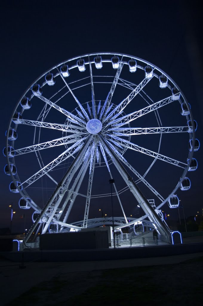 Great Yarmouth Eye by turbotennant