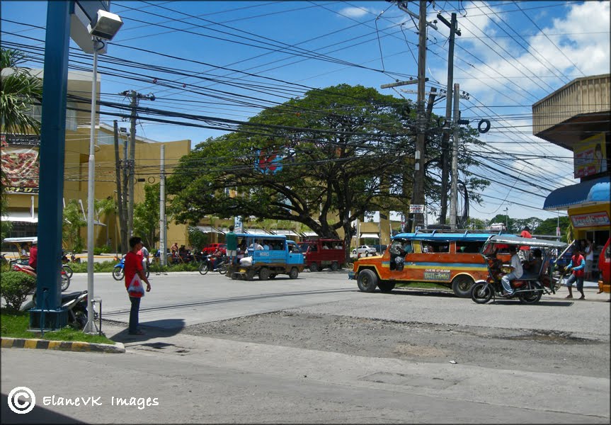 At the cross roads ( Dumaguete city ) by Lumad_negrense