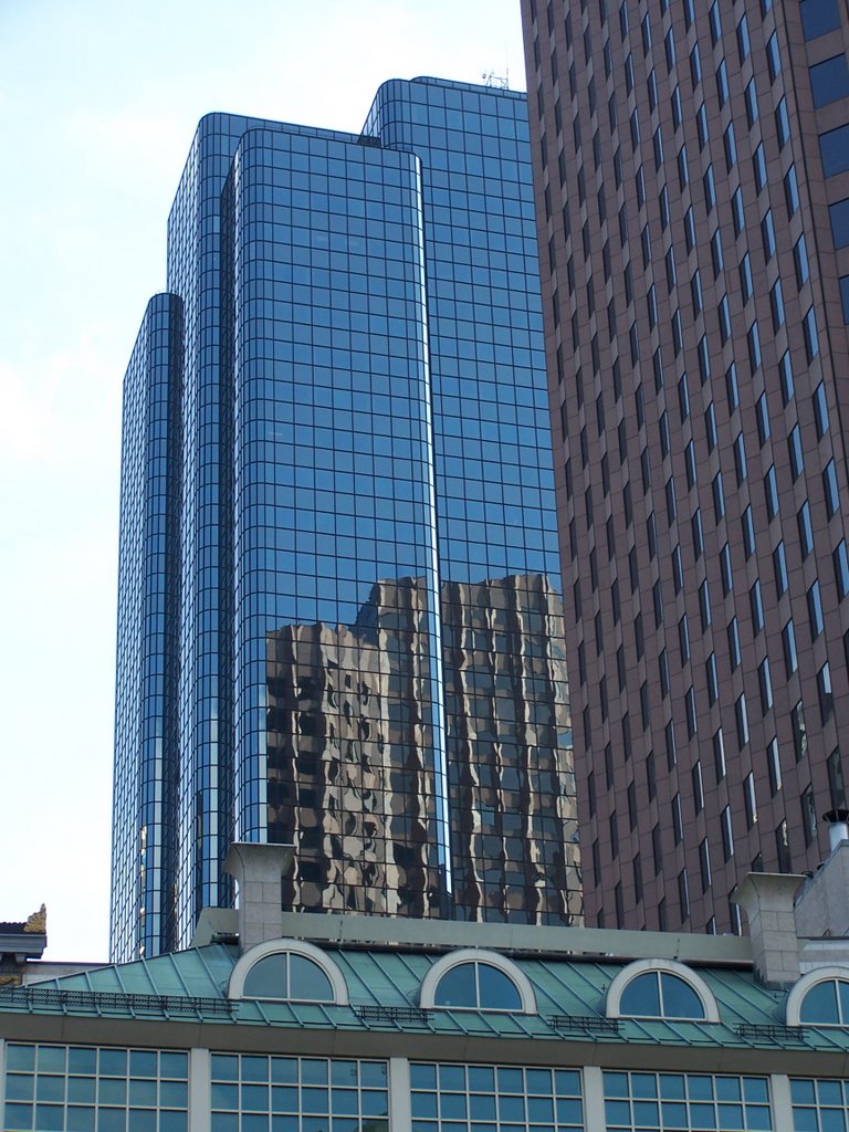 Glassed Buildings, Down town Boston (picture taken from Quincy Market) by Ibn Batota