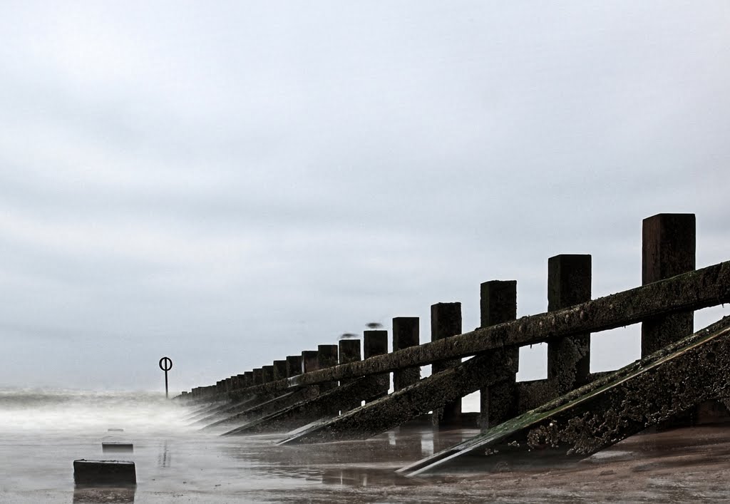 Groyne by Mel Stephens