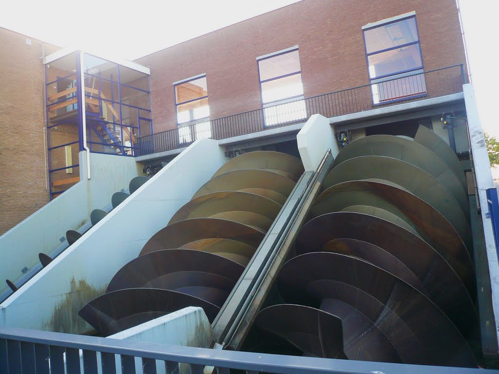 Giant Archimedes screw (mill) by Santiago PUIG VILADO…