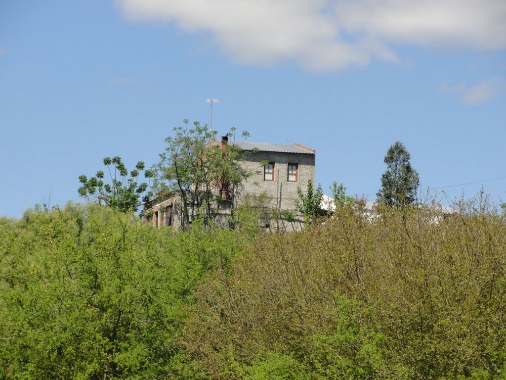 Casa contra la barranca by ivelbero