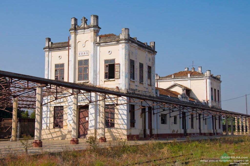 Antiga estação ferroviária by sigatrilha