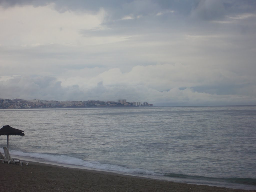 Playa y lluvia (Fuengirola) by cpcbegin