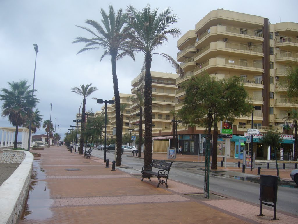 Paseo Marítimo de Fuengirola después de la lluvia by cpcbegin