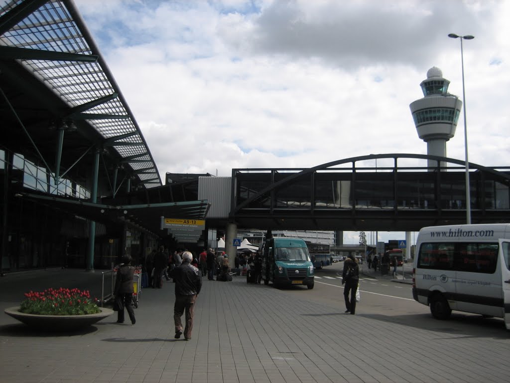 Schiphol Airport by ParadisO