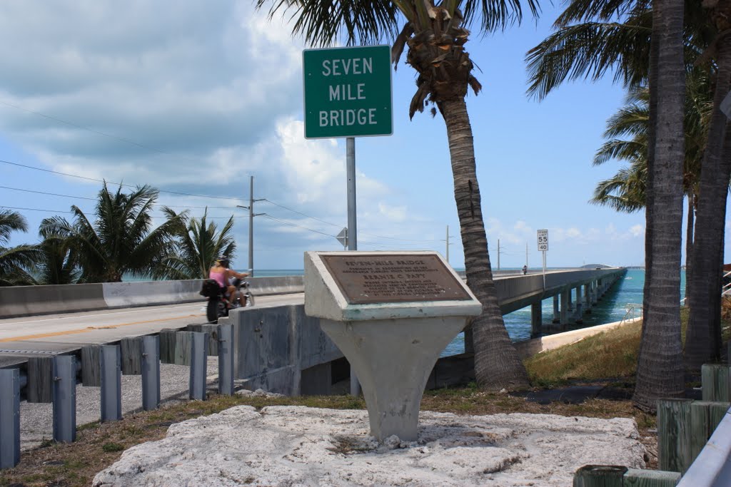 Seven Mile Bridge by Manfred Kals