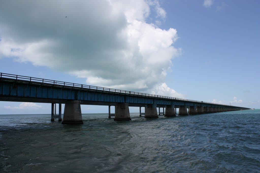 Seven Mile Bridge by Manfred Kals