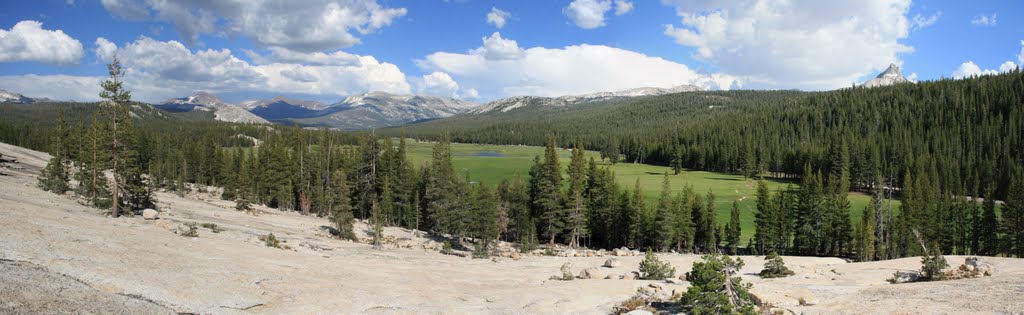 Yosemite National Park - Pothole Dome - Tuolumne Meadows by Q-BiC