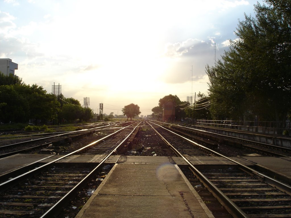 Estacion de Haedo by Leandro Mogni