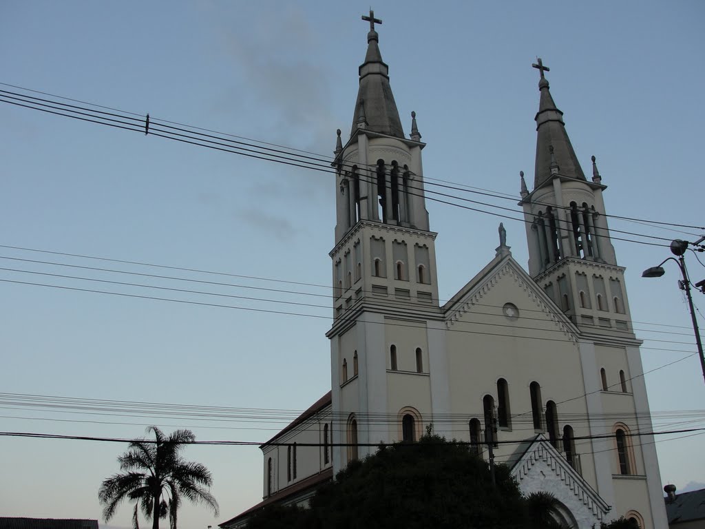 Igreja de Lourdes by cpontesdias