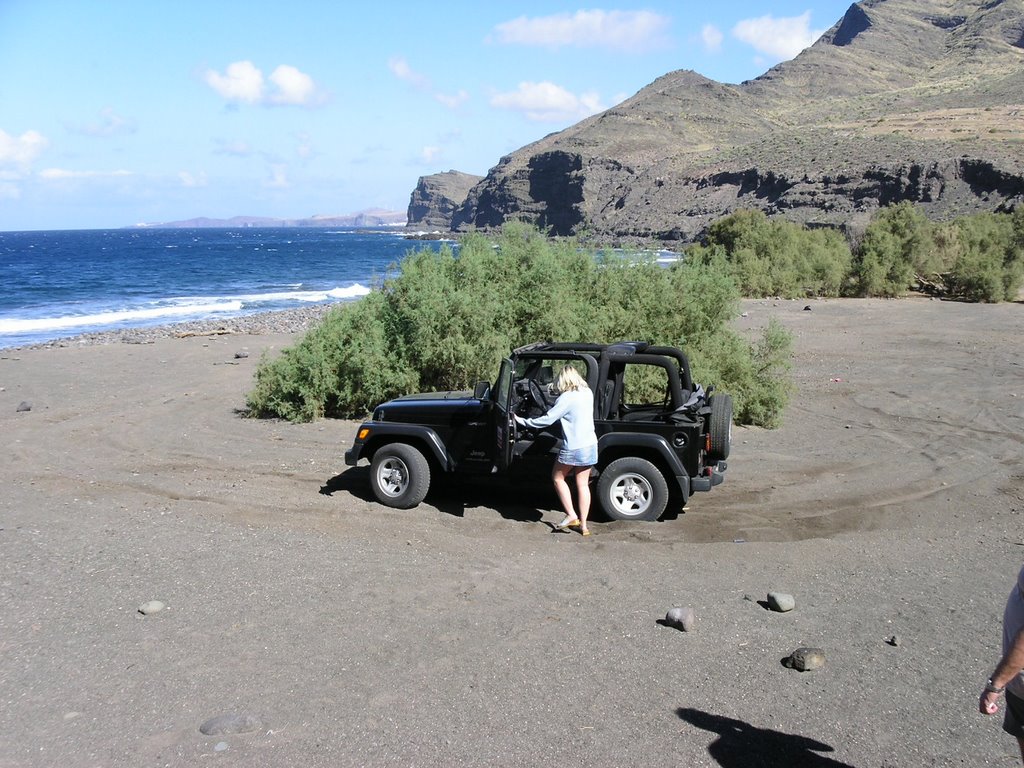 Playa near El Risco by Baron1000