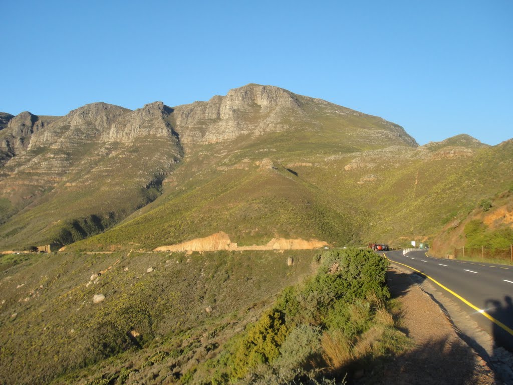 Hout Bay, Cape Town, South Africa by Yen Wen Huang