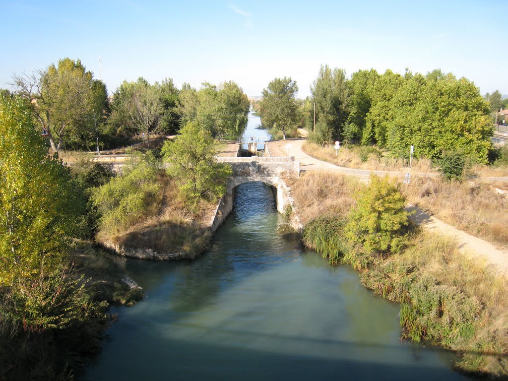 Cruce de Valoria .- Canal de Castilla by JoeCat