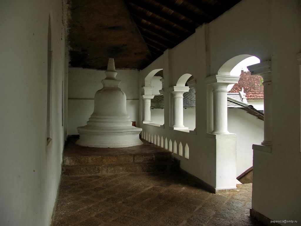 Sri Lanka Dambulla Rock Temple by Paparazzi Stas