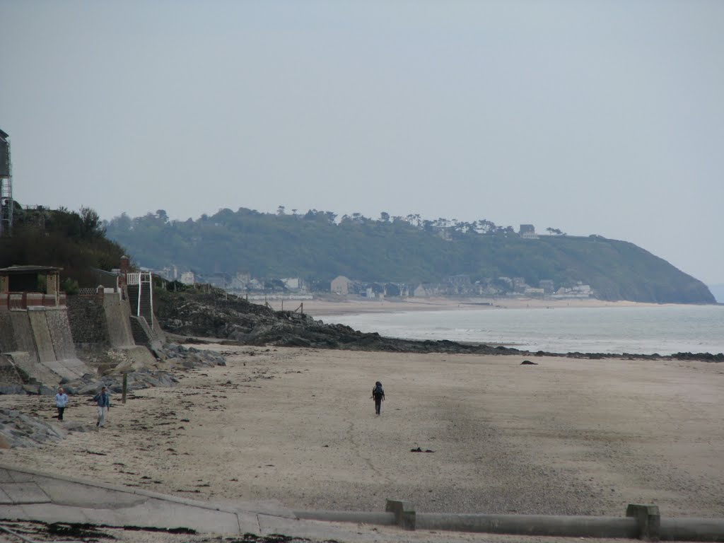 Beach at Saint-pair-sur-mer by Klaas Korbee