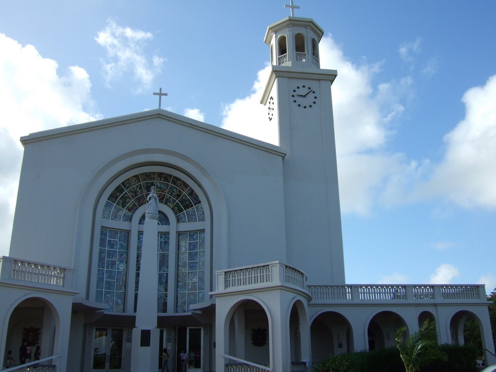 Dulce Nombre de Maria Cathedral-Basilica by Darwin Chen