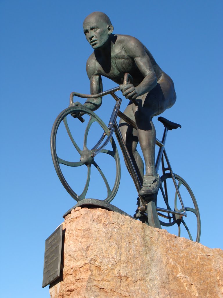 Statue Pantani, Cesenatico by cyclist65