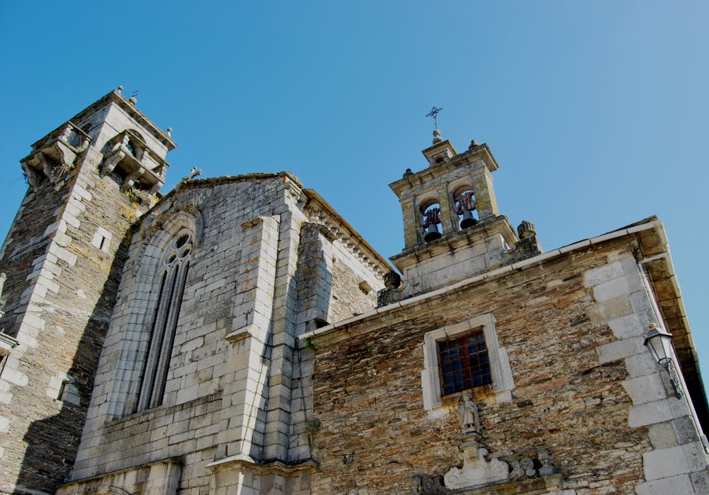 Iglesia de San Pedro (Lugo) by Ana Docal