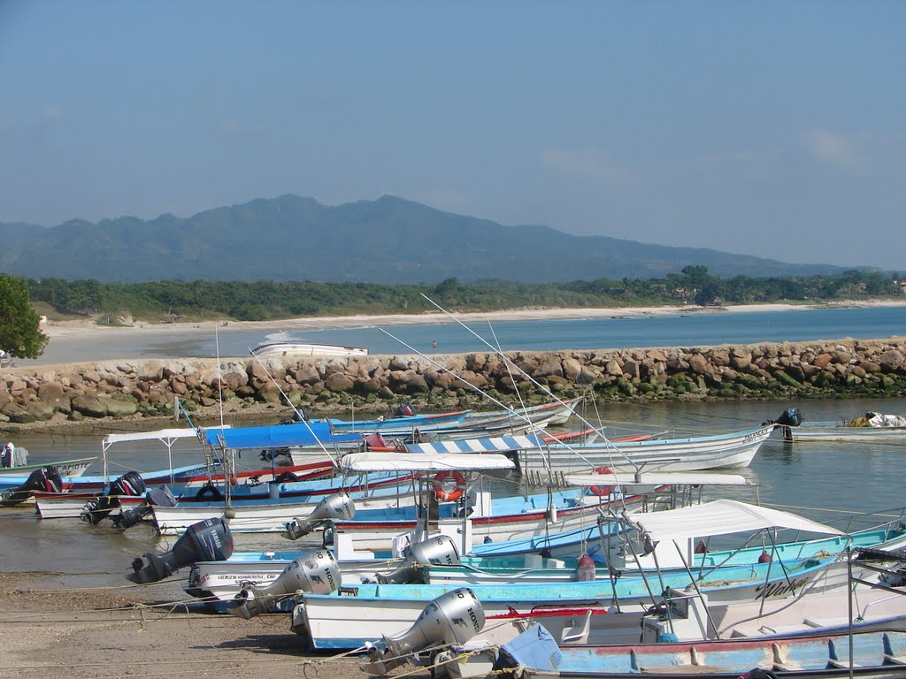 LANCHAS EN PUNTA MITA, JALISCO by ingaelogs