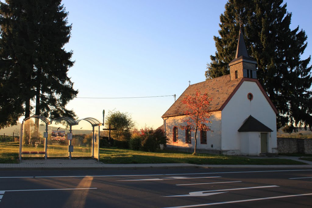 Hermeskeil - Ortsteil Höfchen Kirche (10.2010) by Emenes