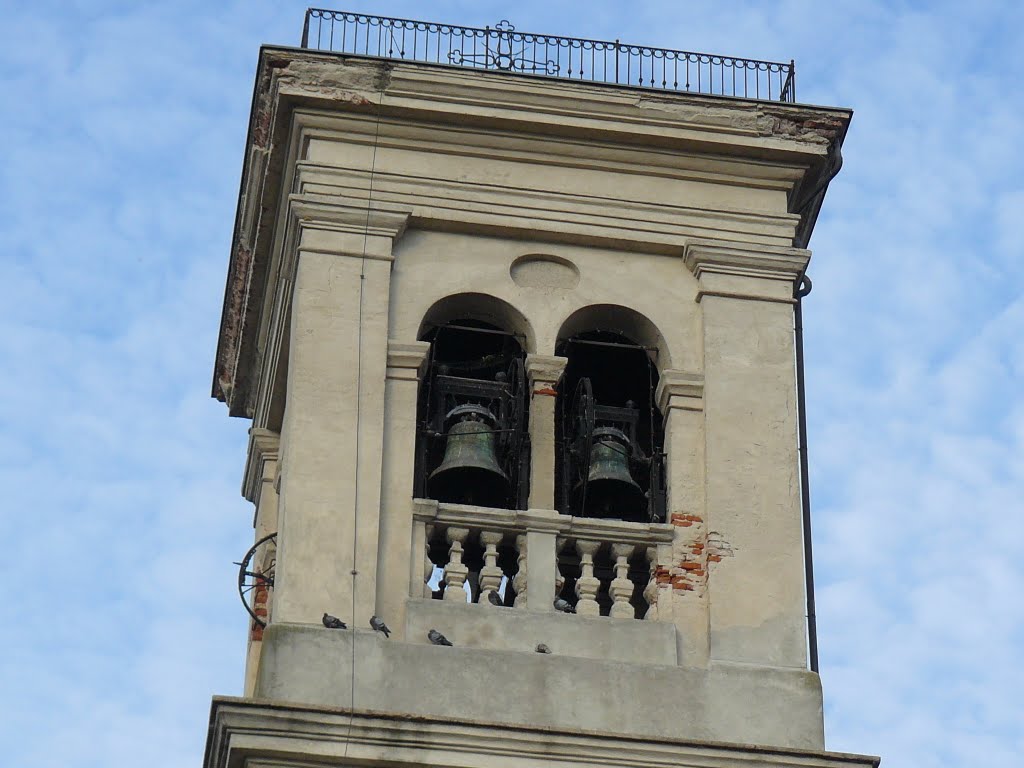 Dettaglio campanile Chiesa di Torre d'Arese (10/10/2010) by Ysus