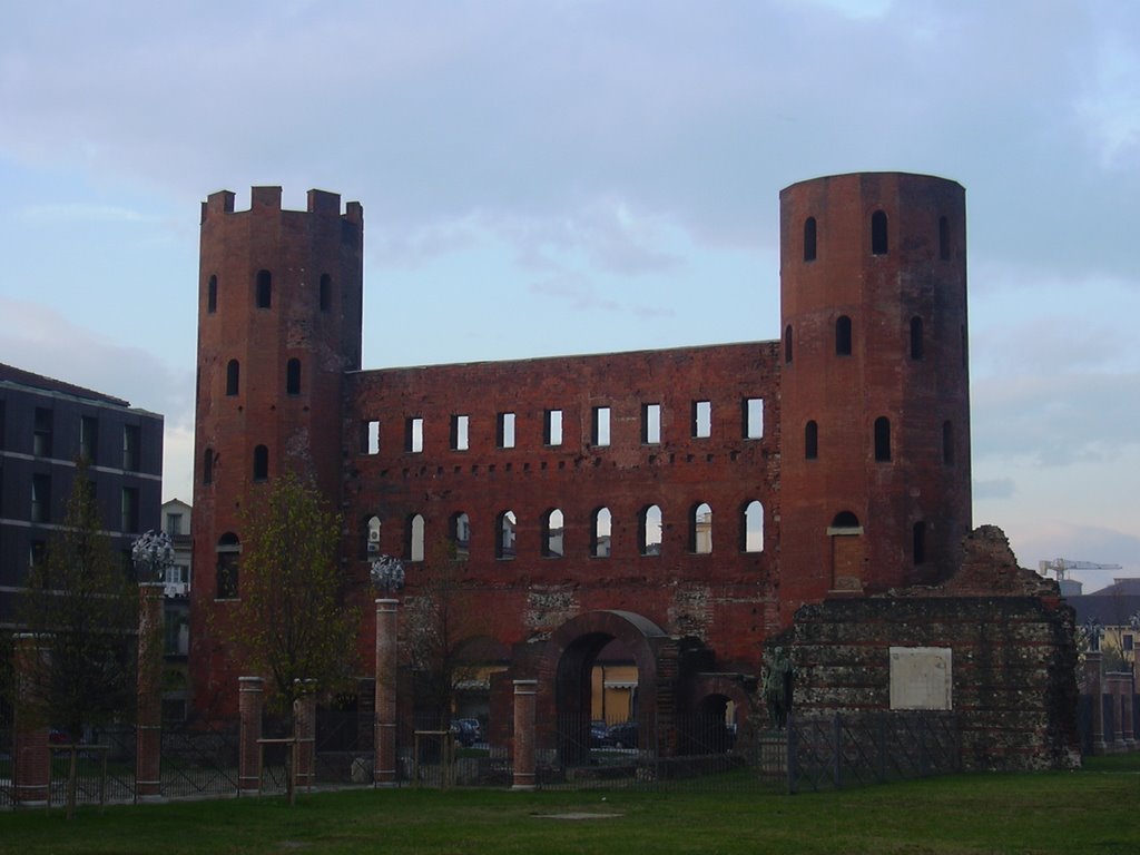 Porta Palatina by paolo.bettini