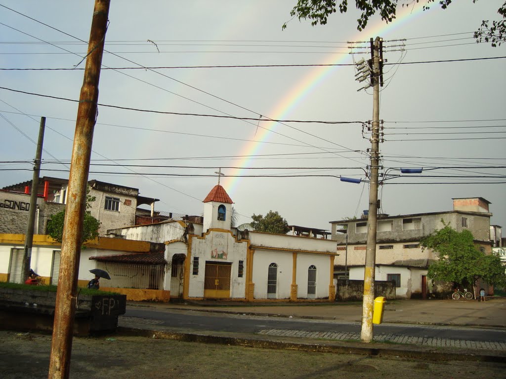 Arco-Íris na Igreja de São Pedro, Magé, RJ by Edson Golinelhi