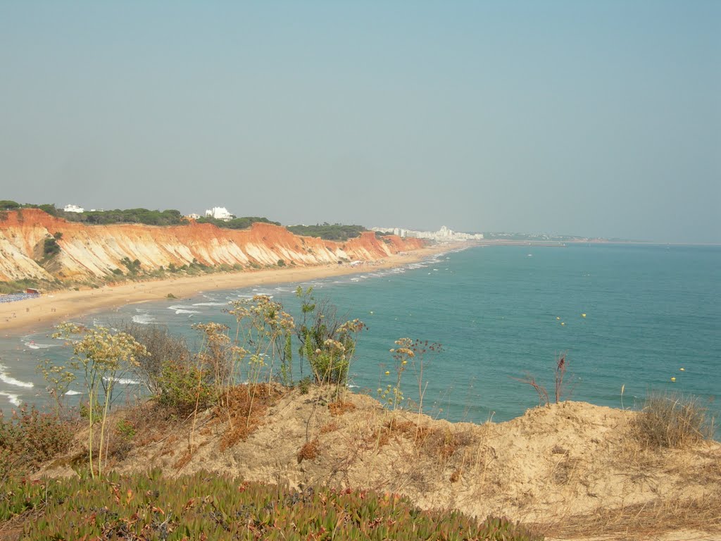 Towards Vilamoura by Eric Noble