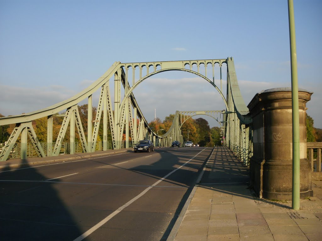 Glienicker Brücke by Green Island