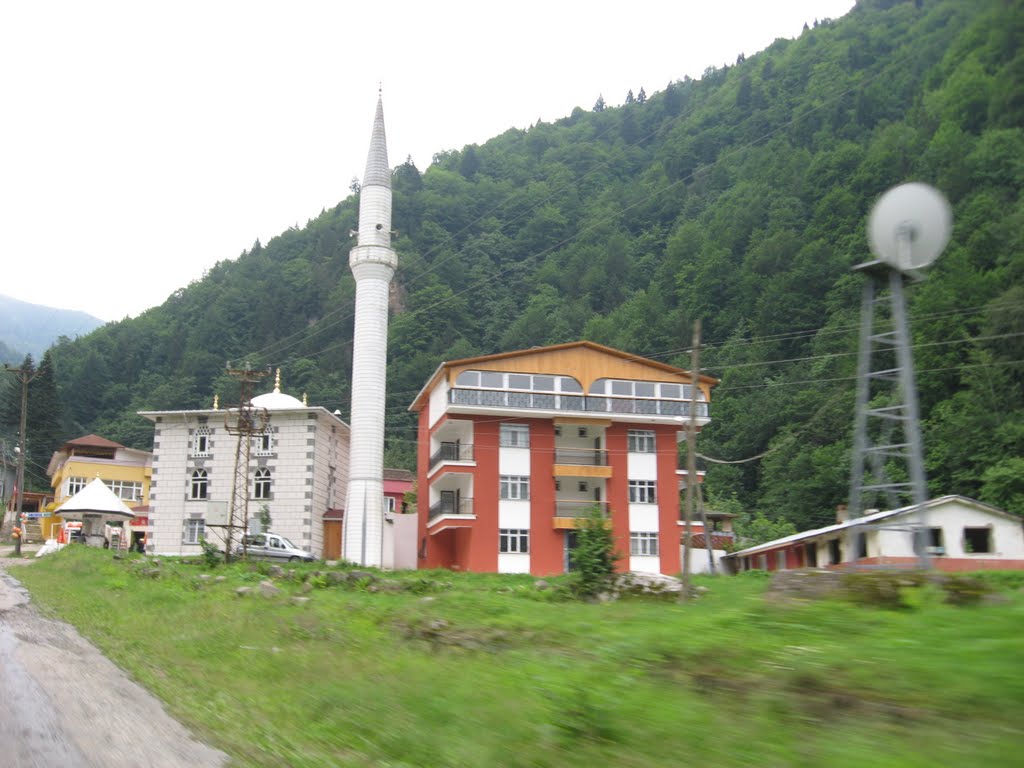 OVİT' e Çıkarken. 23.07.2009 Muzaffer BAKIRTAŞ by Muzaffer BAKIRTAŞ