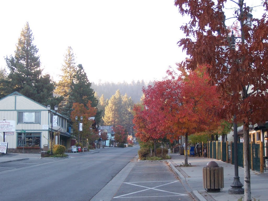 View looking south on Pine Knot Ave. Big Bear by teambrayton