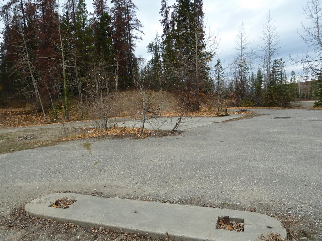 Old Gas Station Canyon Drive and Spur Road by r.saint@shaw.ca