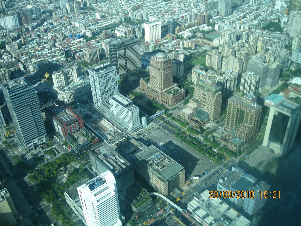 View of Taipei City from 87 storey Taipei 101 by Robin Voon