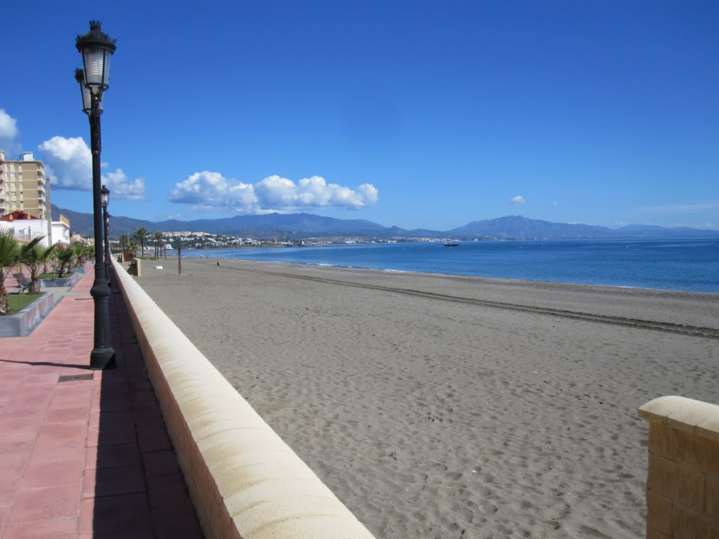 Paseo Marítimo de San Luis de Sabinillas by Paco López Hernández