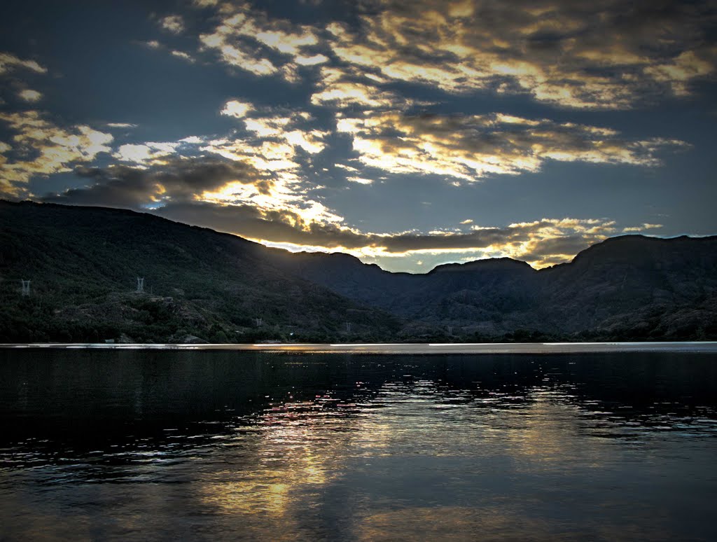 Atardecer en el lago de Sanabria by Daniel Suarez