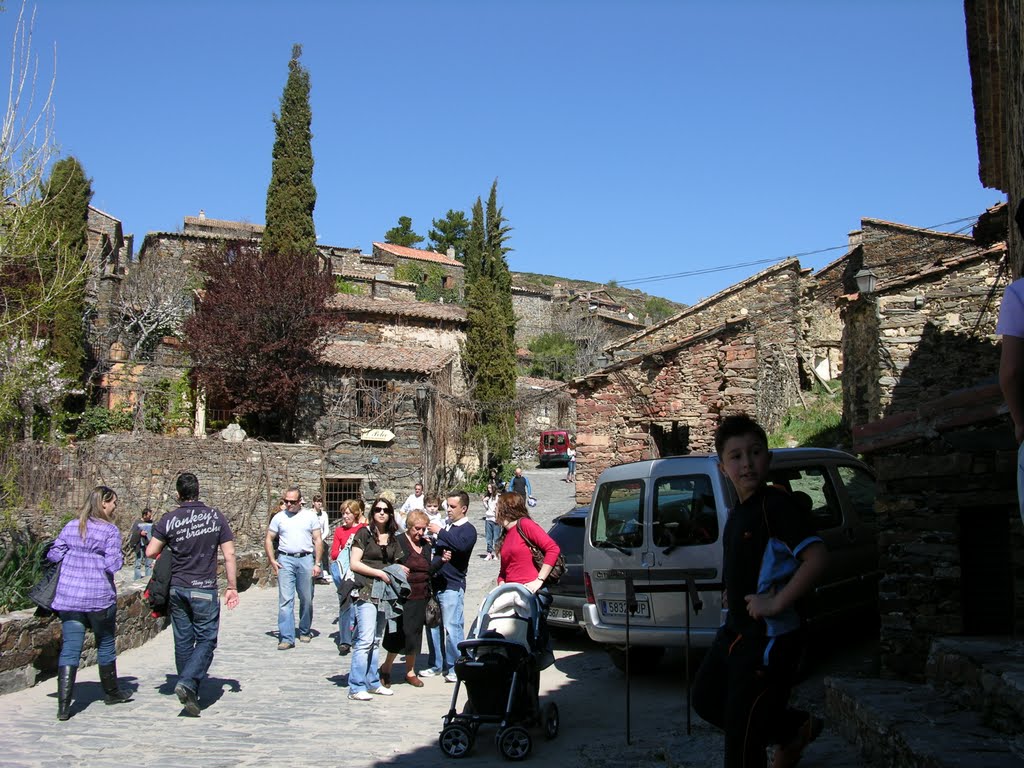 Entrada a Patones de Arriba by garaizabal