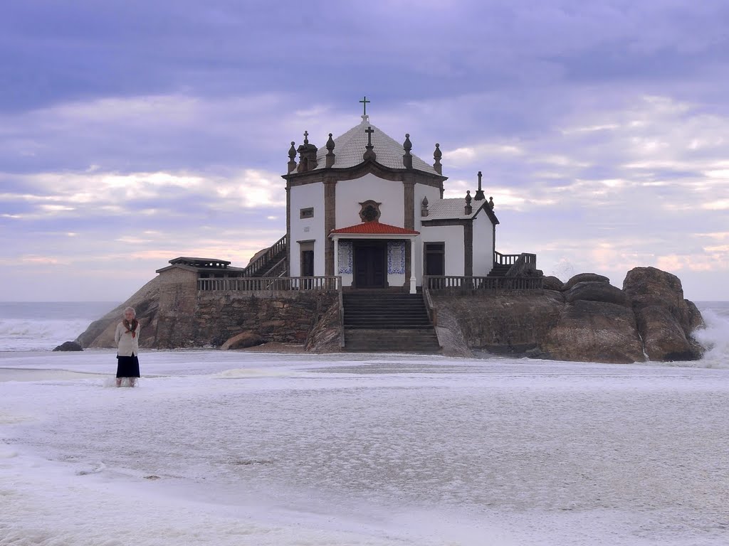 *Capela do Sr. da Pedra, Miramar, V.N.Gaia* by Joaquim Oliveira