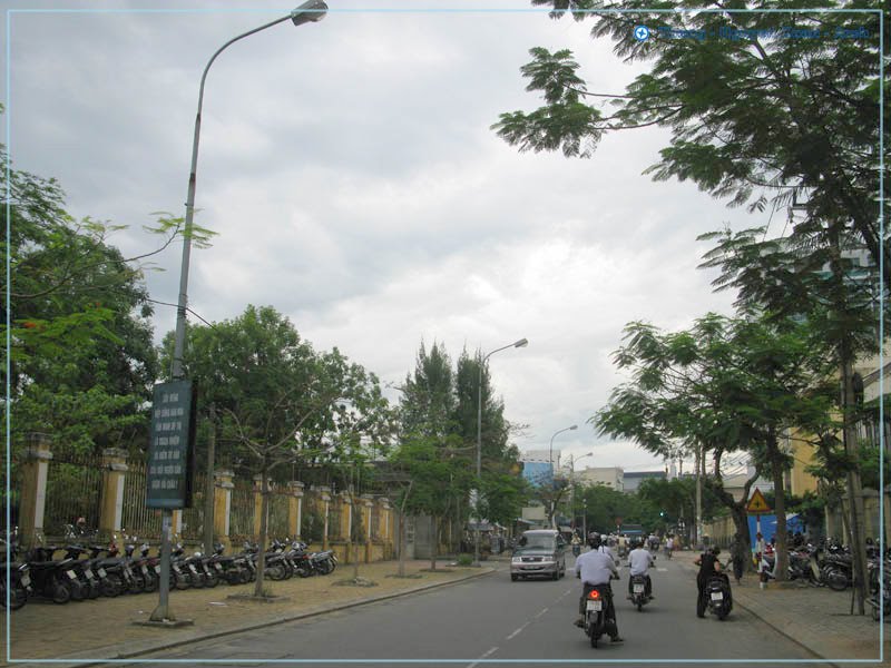 Đường - Lê Lợi - Street by Thắng Nguyễn Xuân