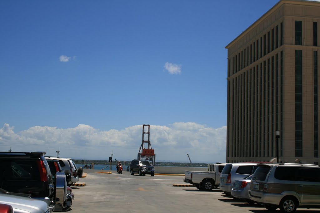 Parking Deck SM, Cebu City by RR2010