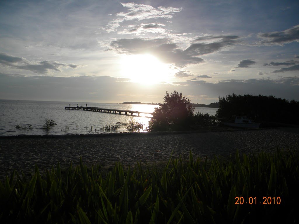 Praia da Brisa, o belo entardecer II by luciosouza