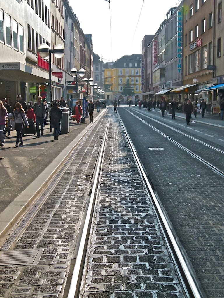 Würzburg, Kaiserstrasse - Bonjour Tristesse by josef knecht