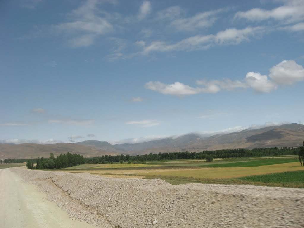 BAYBURT'TAN Görüntüler.(Aydıntepe Yolu) 24.07.2009 Muzaffer BAKIRTAŞ by Muzaffer BAKIRTAŞ